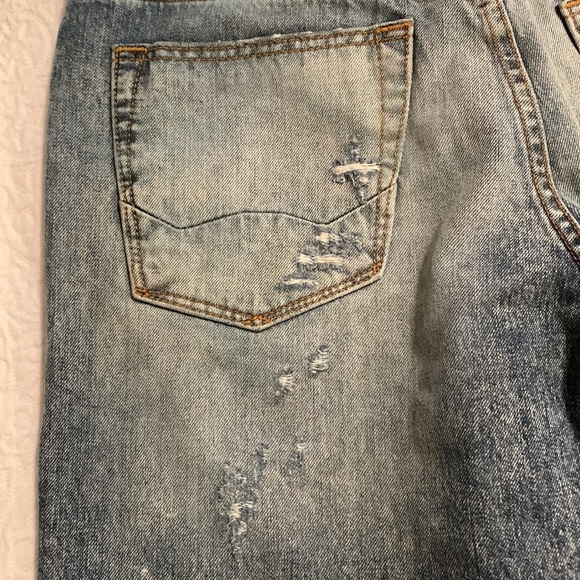 Cult of Individuality Logan Distressed Denim Short With Frayed trim - Picture 12 of 16